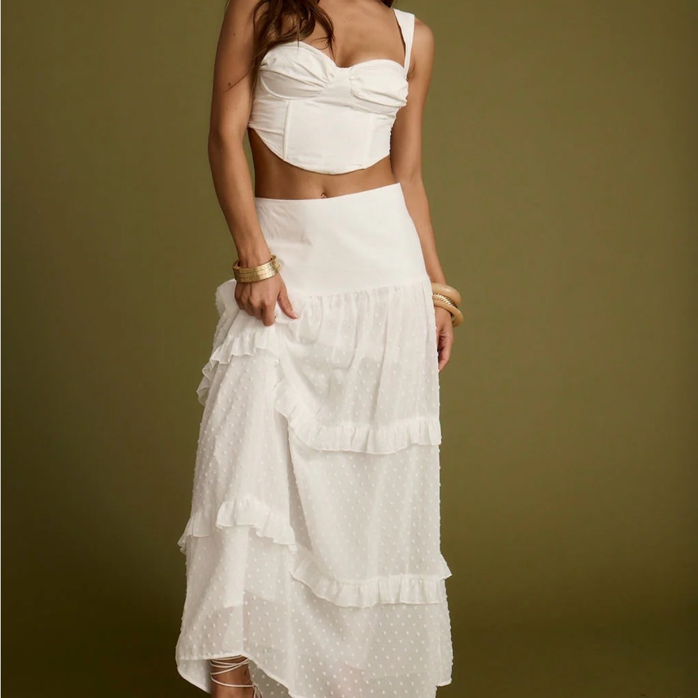 Elegant White Ruffled Skirt